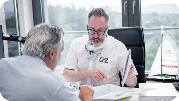 Im Planungsgespräch besprechen wir einen detaillierten Plan und eine Kostenübersicht zu Ihren Implantaten.